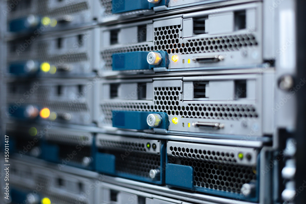 Selective focus of server racks in the data center Selective focus of server racks in the data center