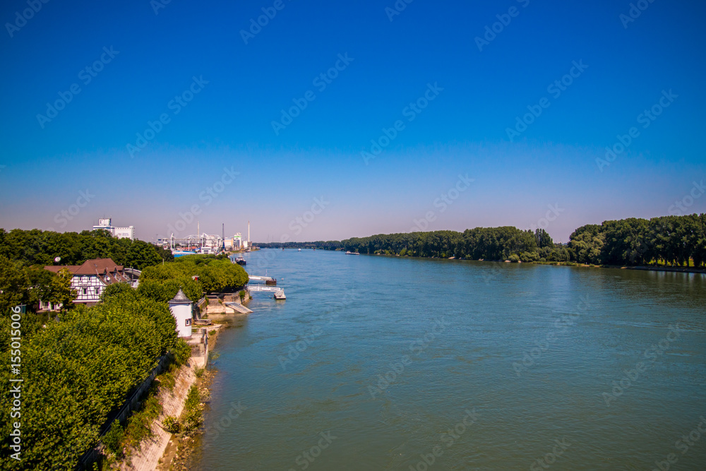 Φωτογραφία Historic german city of Worms, Nibelungen Bridge over the river Rhein, Nibelunge