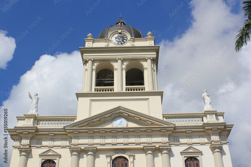 Torre del templo parroquial. Titiribí, Antioquia, Colombia.