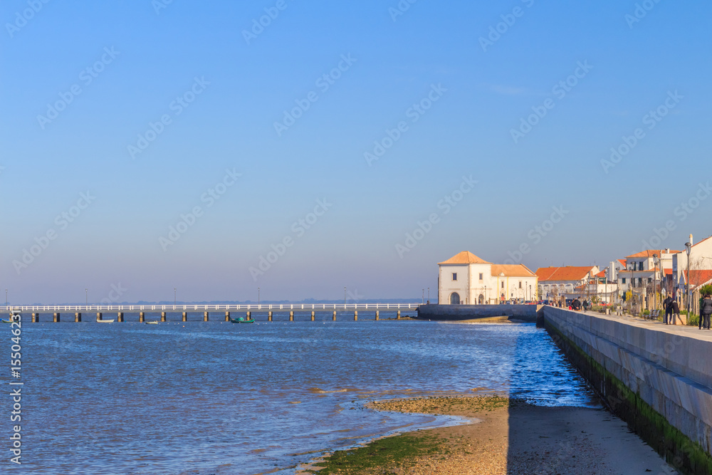 Vista da Vila de Alcochete em Portugal Vista da Vila de Alcochete em Portugal
