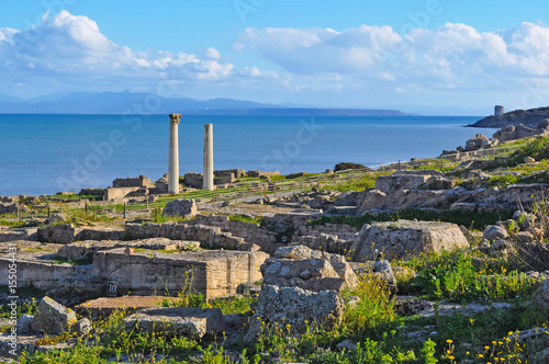 Fotografie ruins and blue sea