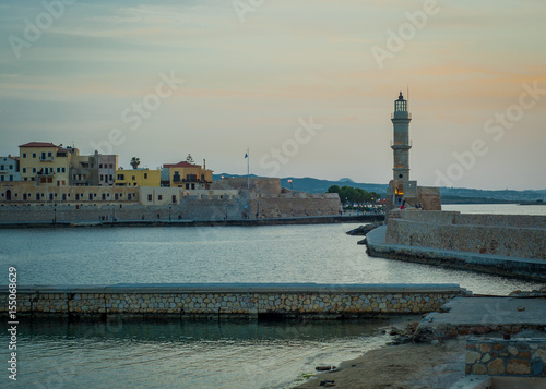Obraz na płótnie Greece, Crete, sunset in Chania (Xania) evening light to city harbour w salonie