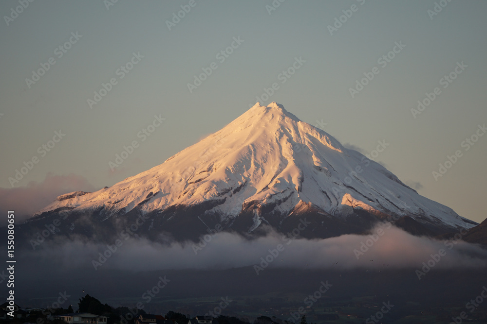 Fototapeta premium Volcano (Mount Taranaki)