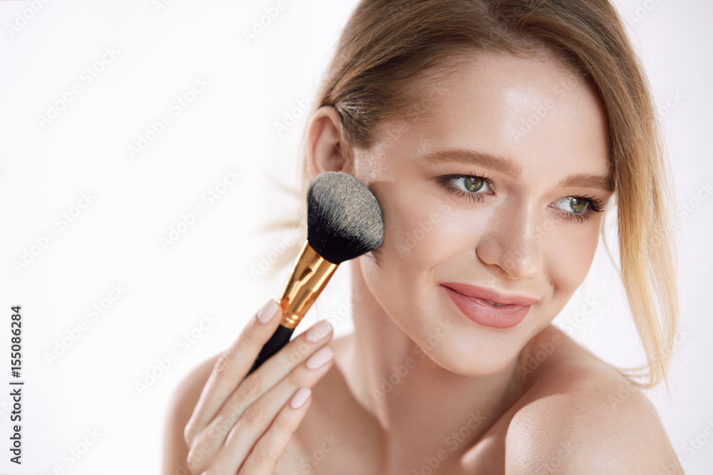 Beauty Face. Portrait Woman With Natural Makeup Applying Powder Beauty Face. Portrait Woman With Natural Makeup Applying Powder