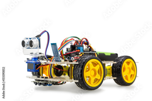 Four wheels drive robotic car
