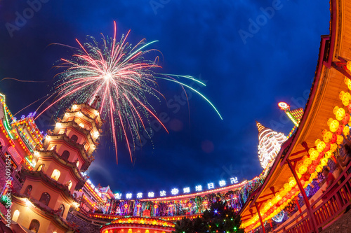 Kek Lok Si Temple light up with firework show © keongdagreat