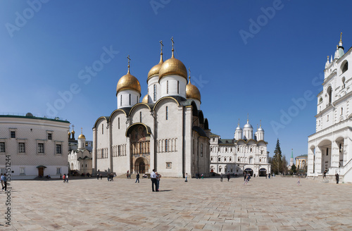 Russia, 29/04/2017: panoramica della Piazza delle Cattedrali, la piazza centrale del Cremlino di Mosca che prende il nome dalle tre cattedrali che vi sorgono photo