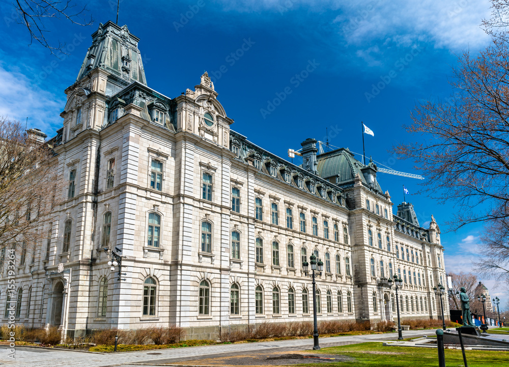 Fototapeta premium Parliament Building in Quebec City, Canada