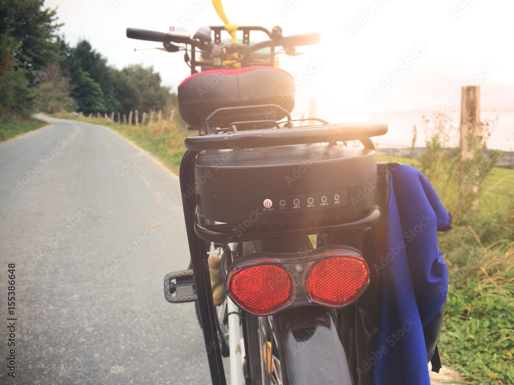 Obraz premium Fahrradtour mit E-Bike