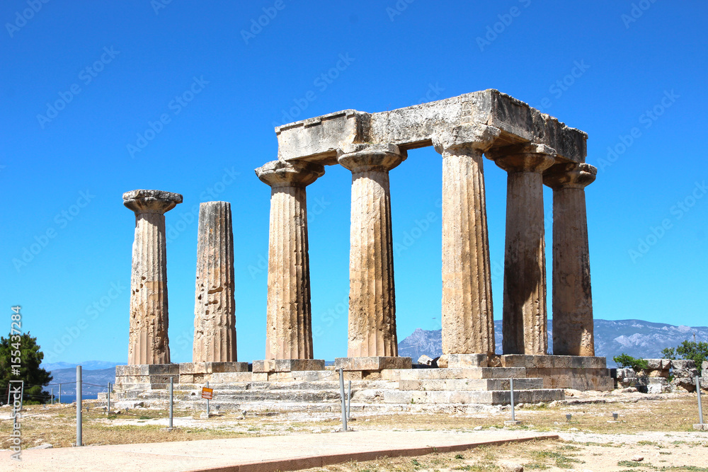 Ruines du temple Apollo dans l'ancien Corinthe, Grèce