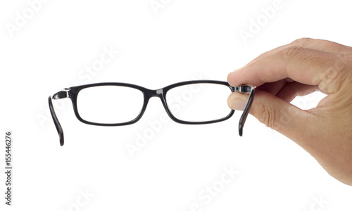 Männerhand trägt Brille