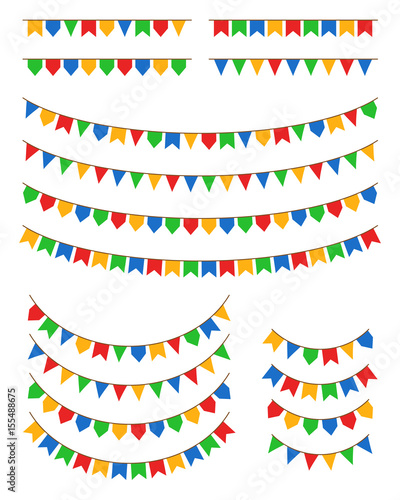 Festa Junina - ilustração vetorial de bandeirinhas coloridas de diversos formatos penduradas em cordas de diversos comprimentos