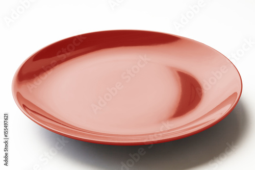 光沢のある赤い皿