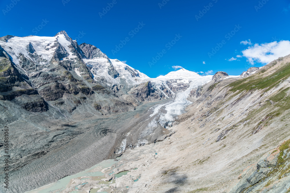 Gipfel Großglockner mit seinem Großglockner-Gletscher Gipfel Großglockner mit seinem Großglockner-Gletscher