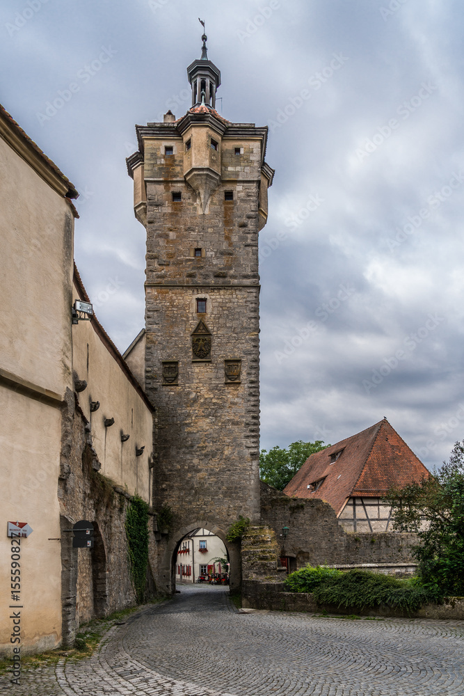 Klingentor in Rothenburg ob der Tauber mit Blick ins Stadtinnere