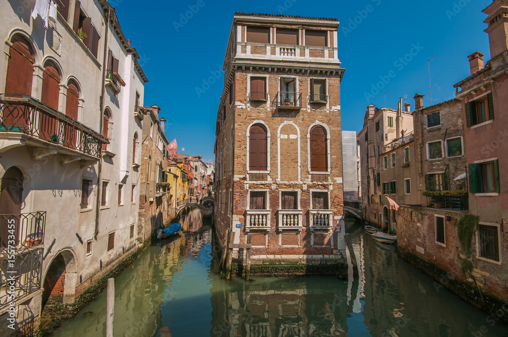 Canale nel centro storico di venezia
