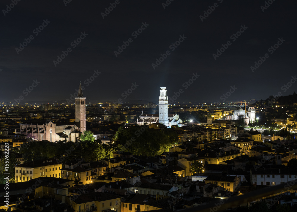 Verona - veduta notturna da San Zeno in Monte