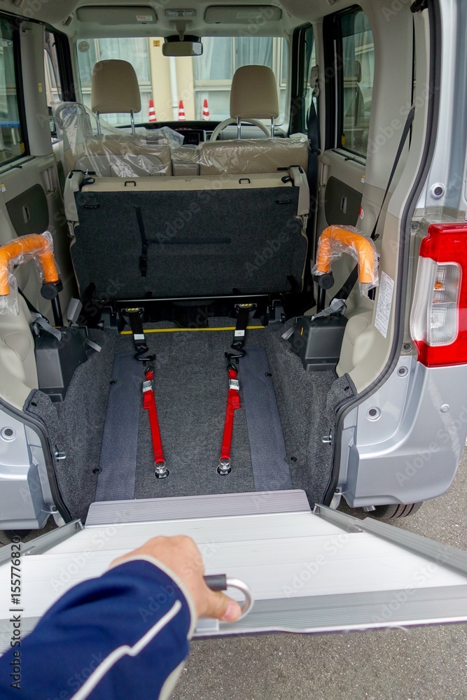 車両のスロープを伸ばす