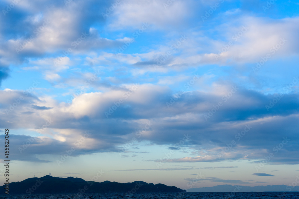 Obraz premium 早朝の島影