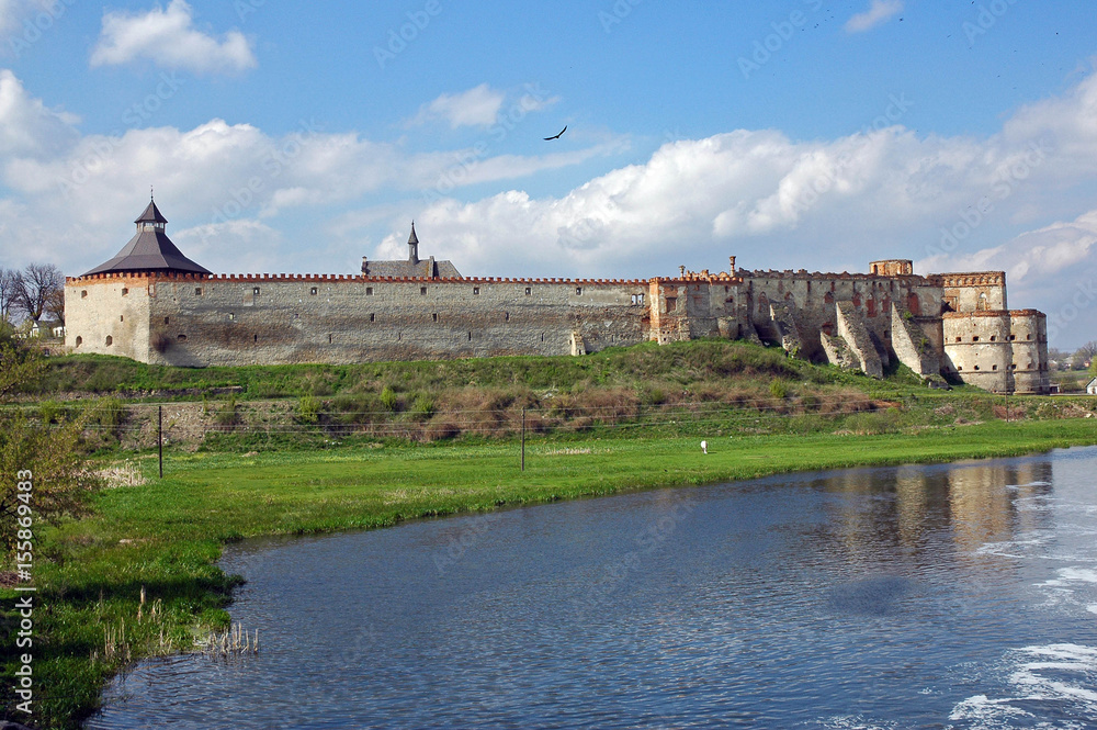 Fototapeta premium Old fortress above river