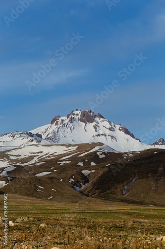 Erjiyes peak covered by snow photo