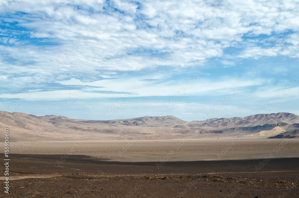 Fototapeta premium Shapes and shadows of the desert