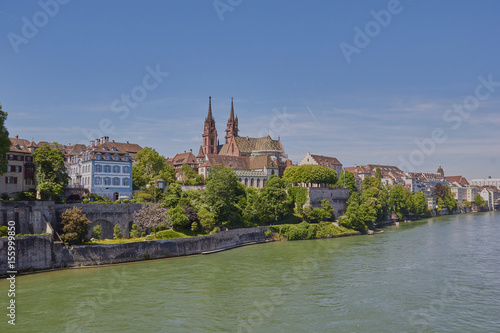 Stadtpanorama von Basel mit Münster
