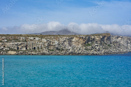 Vista panoramica della baia di Cala Rossa, isola di Favignana IT