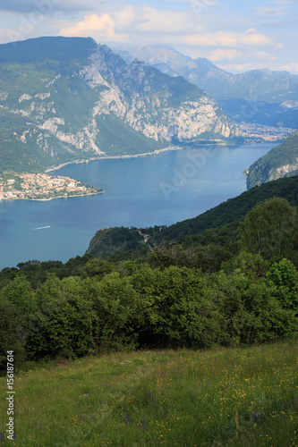 Il ramo di Lecco del lago di Como, fotografato da Barni © Roberto Zocchi