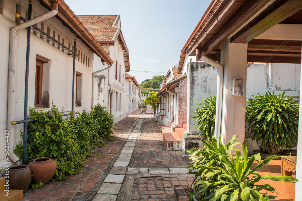 garden  walkway