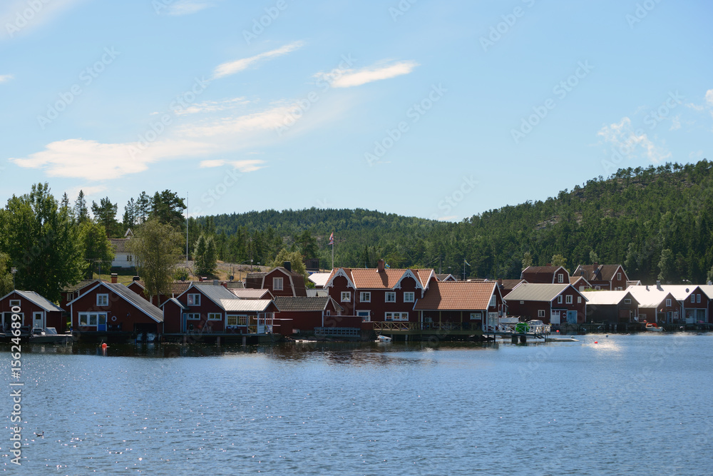 hus vid havet, by