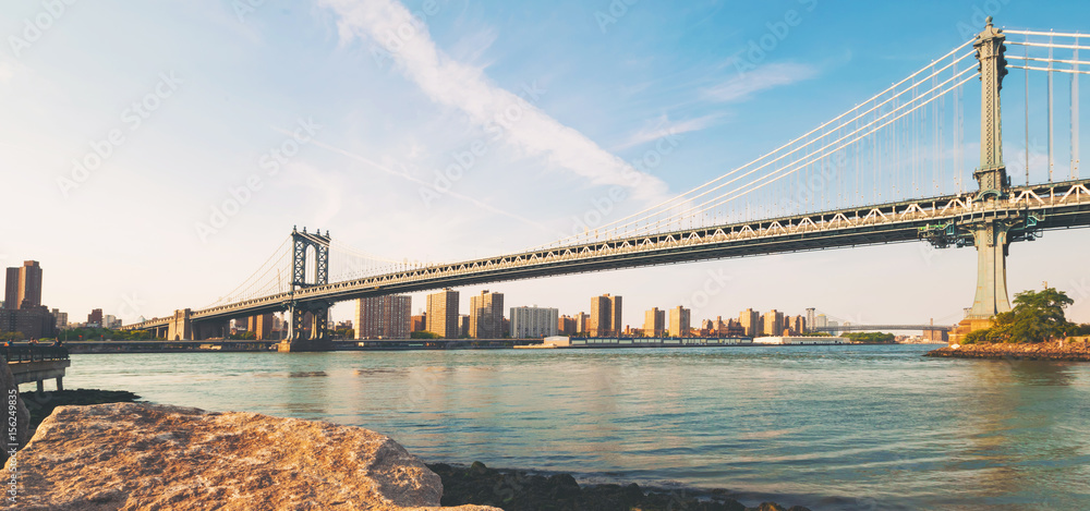 Fototapeta premium Manhattan bridge from Brooklyn, New York