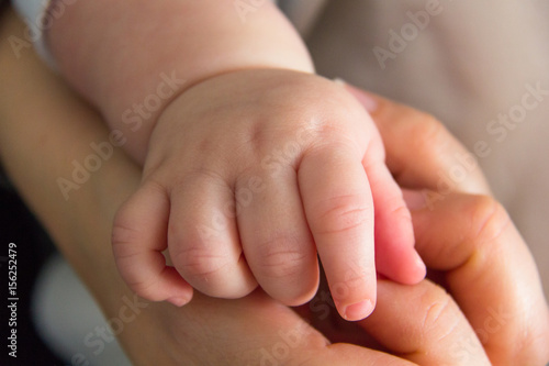 Hand newborn © batock