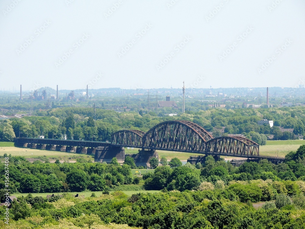 Fototapeta premium Duisburger Rheinbrücken