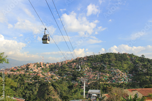 Panorámica de la periferia, metrocable Línea J. Medellín, Colombia.