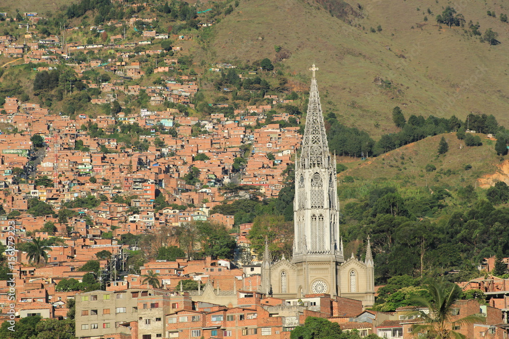 Panorámica del sector oriental de la ciudad. Medellín, Colombia