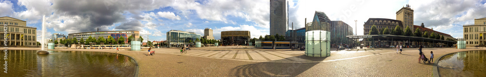 Fototapeta premium LEIPZIG, GERMANY - JULY 2016: Tourists visit city center. Leipzig attracts 3 million people annually