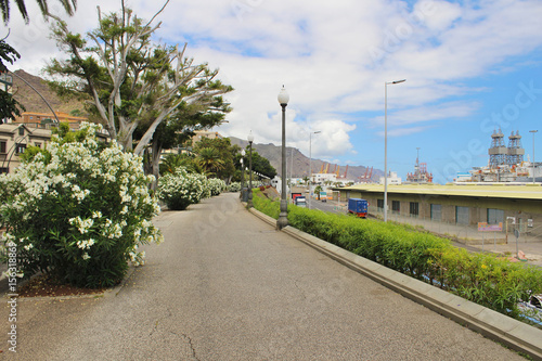 Avenida mar  tima de Santa Cruz de Tenerife  Espa  a