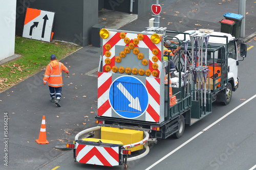 Cuadro en lienzo Road construction truck and workers