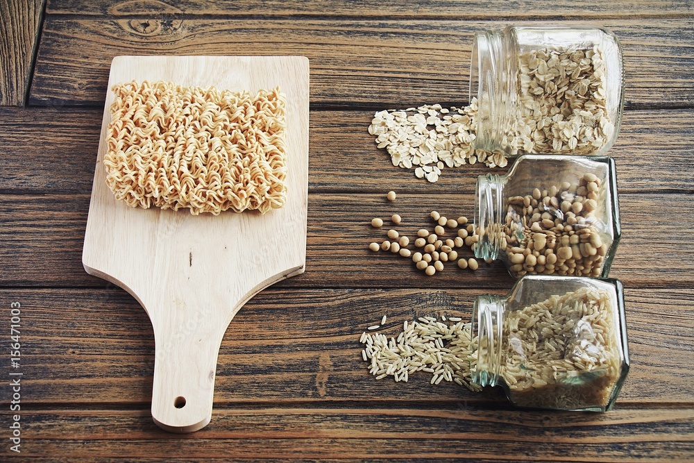Comparison between instant noodle and others good dried food, Unhealthy