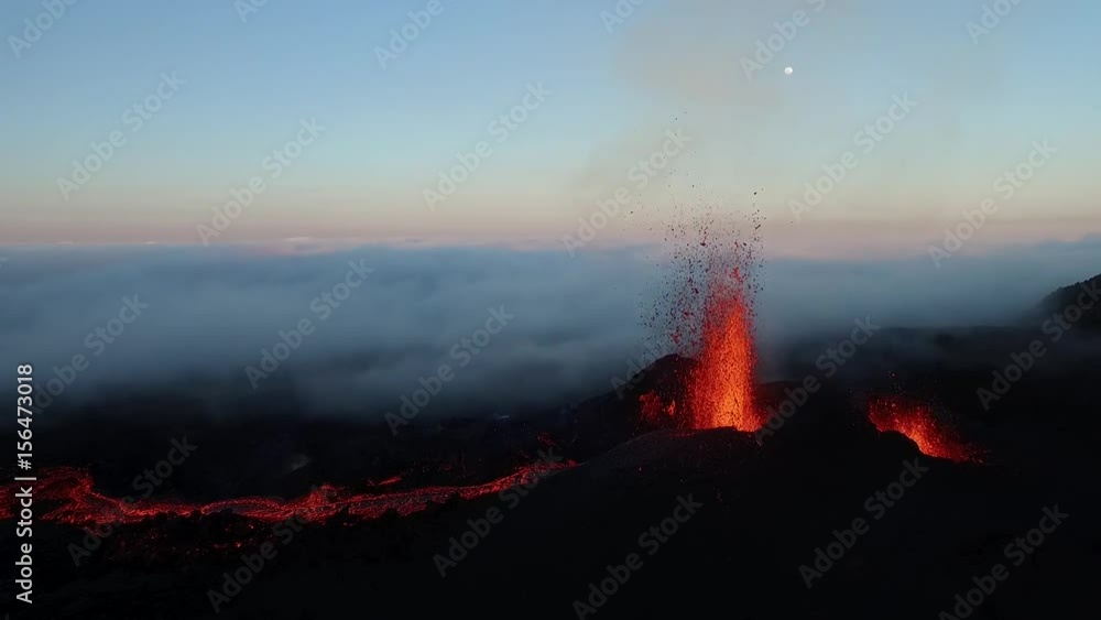 Eruption Piton de la fournaise 2016 sous la pleine lune 