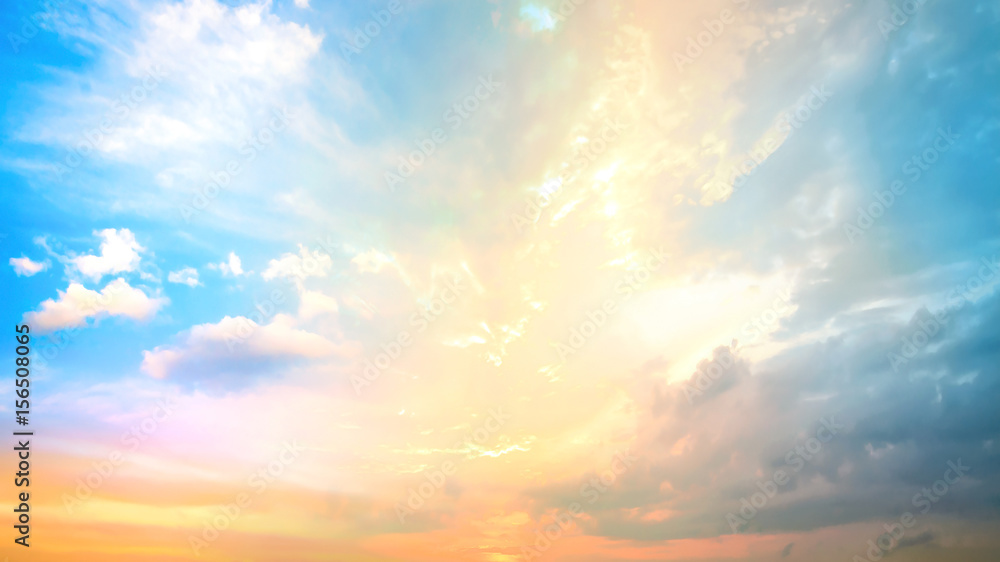 Obraz premium Światowy środowisko dnia pojęcie: Dramatyczny jesień zmierzch z zmierzchu koloru niebem i chmury tłem
