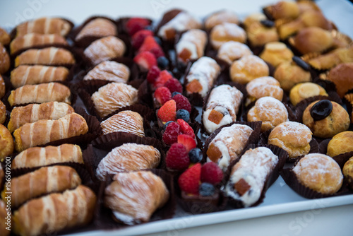 vassoio di dolcetti prelibati