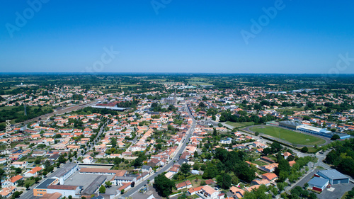 Photographie aérienne de la ville de Sainte Pazanne, en Loire Atlantique, France