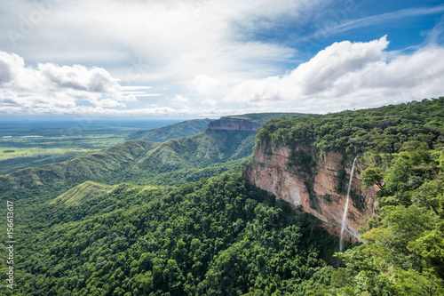 Cachoeira Véu de Noiva im Chapada dos Guimaraes Nationalpark, Brasilien photo