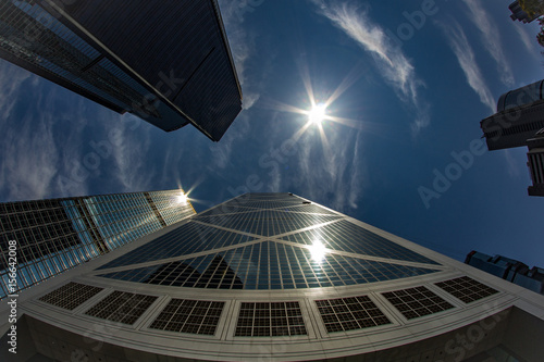 Photography Blick in den Himmel mit Hochhaus und Reflektion der Sonne, Hongkong, Asien