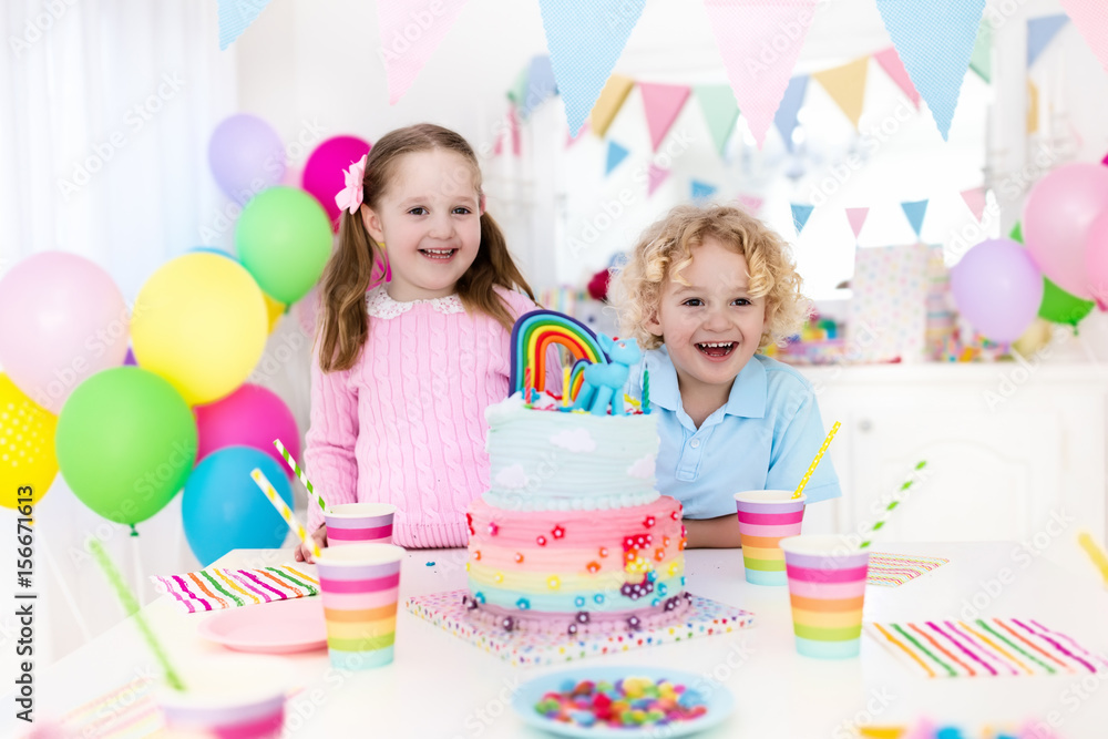 Fototapeta premium Kids birthday party with cake