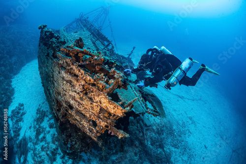 Fotografie Diving on the wreck Fortunal Vis Island.