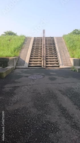 この階段を上がればきっと