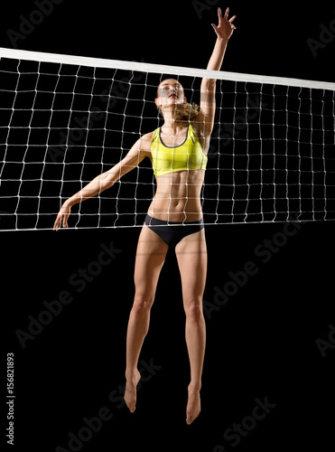 Young woman voleyball player isolated © Boris Riaposov